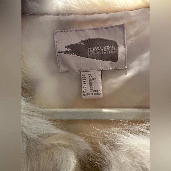 Forever 21 Faux Fur Vest - Picture 3 of 3